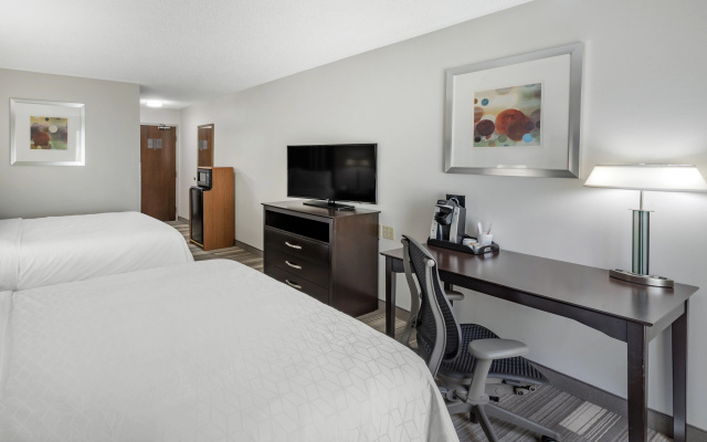 photo 5 of Holiday Inn Express Hotel & Suites Cincinnati-Blue Ash by IHG