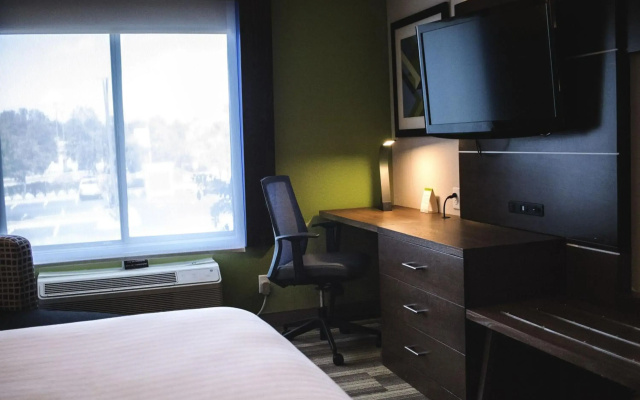 photo 4 of Holiday Inn Express & Suites Columbia-I-26 @ Harbison Blvd by IHG