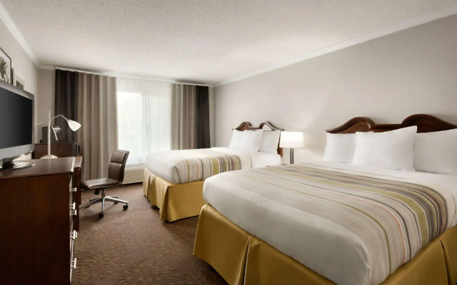 photo 3 of Spark by Hilton Commerce, GA