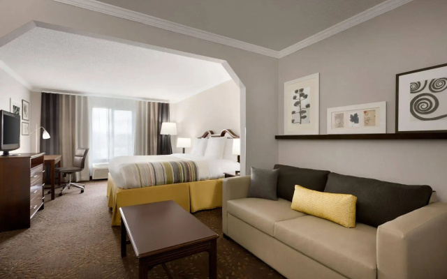 photo 4 of Spark by Hilton Commerce, GA
