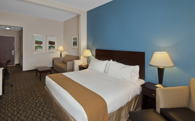 photo 3 of Holiday Inn Express Hotel & Suites Concord by IHG