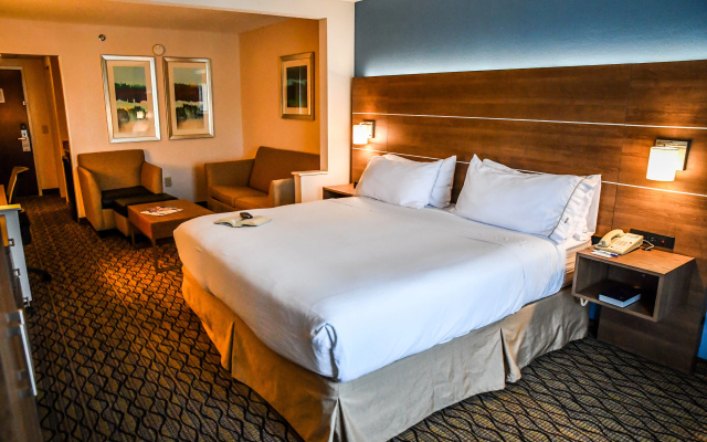 photo 4 of Holiday Inn Express Hotel & Suites Concord by IHG