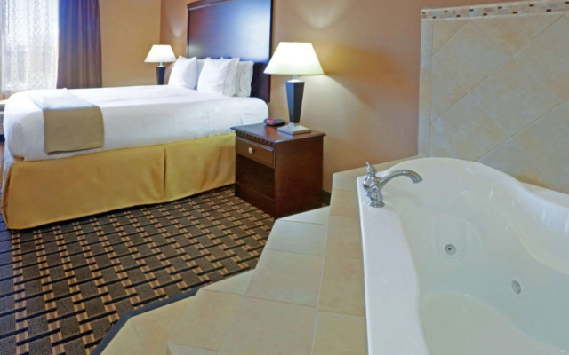 photo 5 of Comfort Inn & Suites Dallas Medical - Market Center