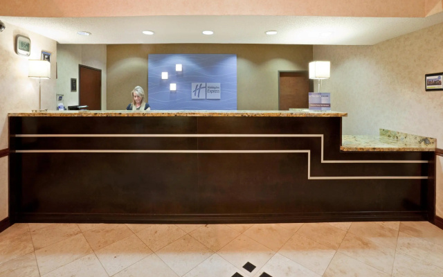 photo 2 of Holiday Inn Express & Suites Dallas Park Central Northeast by IHG