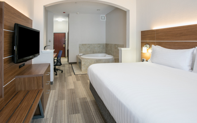 photo 3 of Holiday Inn Express Hotel & Suites Dallas-Grand Prairie I-20 by IHG