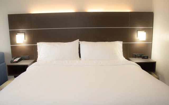 photo 3 of Holiday Inn Express & Suites Dayton-Huber Heights, an IHG Hotel