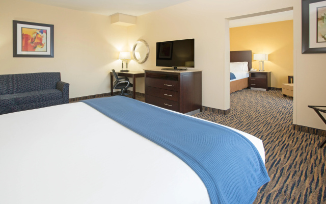 photo 4 of Holiday Inn Express Hotel & Suites Denver North - Thornton by IHG