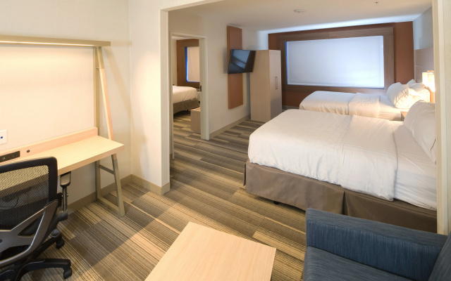 photo 4 of Holiday Inn Express Hotel & Suites Detroit - Utica by IHG