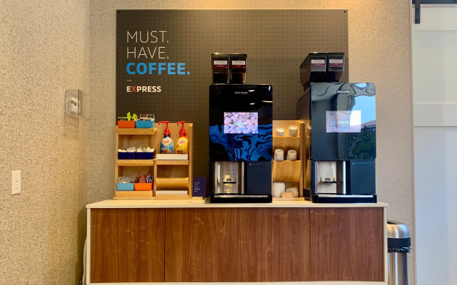 photo 2 of Holiday Inn Express Hotel & Suites Downtown Minneapolis by IHG