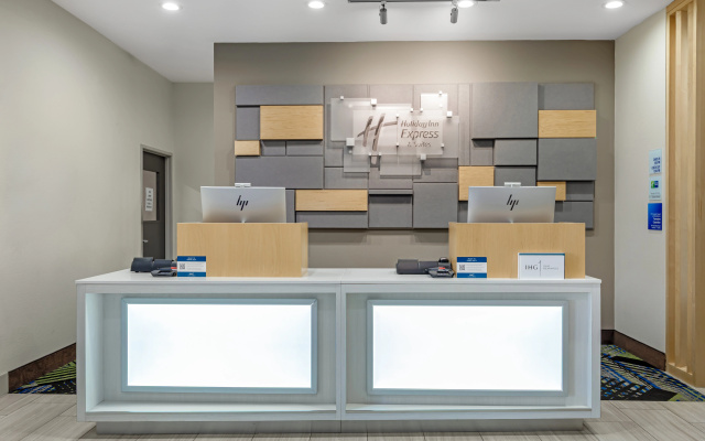 photo 3 of Holiday Inn Express Hotel & Suites Fairfield - North by IHG