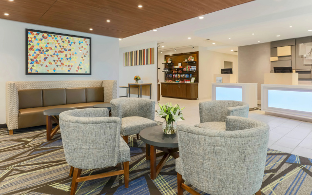 photo 2 of Holiday Inn Express & Suites Fort Worth Downtown by IHG