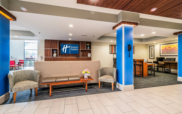 photo 2 of Holiday Inn Express & Suites Franklin KY by IHG