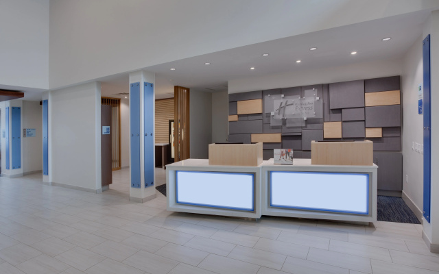 photo 4 of Holiday Inn Express Hotel & Suites Ft Lauderdale Airport/Cru by IHG