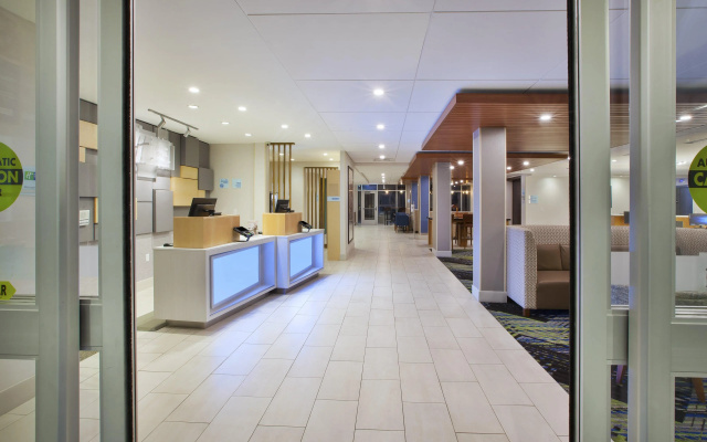 photo 2 of Candlewood Suites Grand Rapids Airport