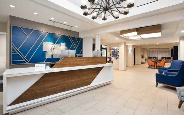 photo 2 of Holiday Inn Express Hotel & Suites Grand Rapids-North by IHG