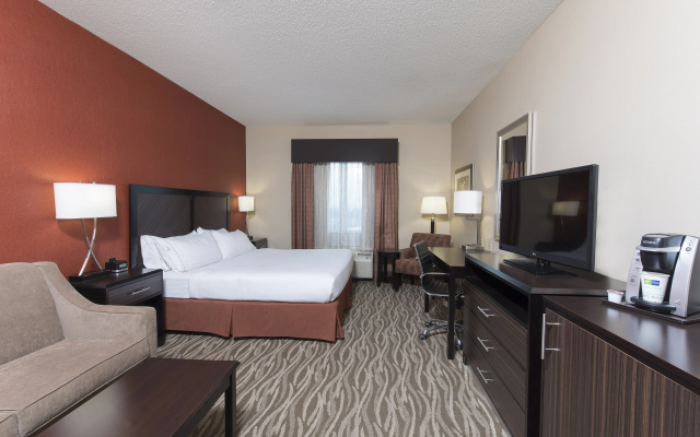 photo 3 of Holiday Inn Express Hotel & Suites Grand Rapids-North by IHG