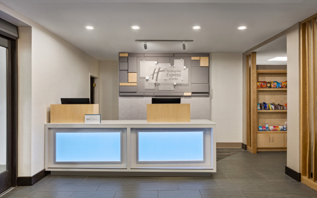photo 3 of Holiday Inn Express & Suites Greenville - Downtown by IHG