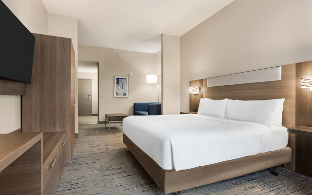 photo 4 of Holiday Inn Express & Suites Greenville - Downtown by IHG