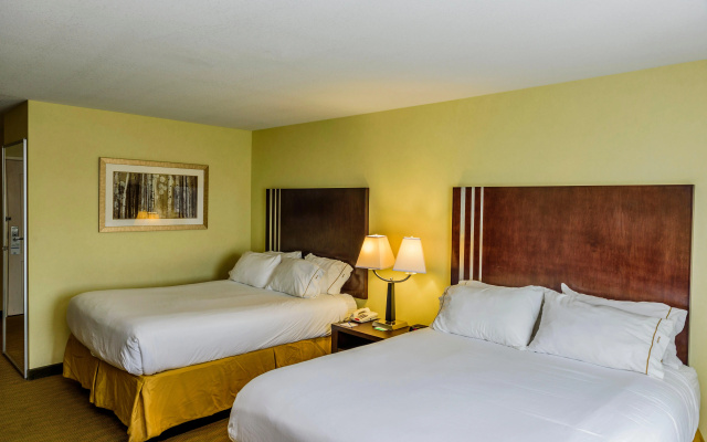 photo 2 of Holiday Inn Express Hotel & Suites Hamburg by IHG