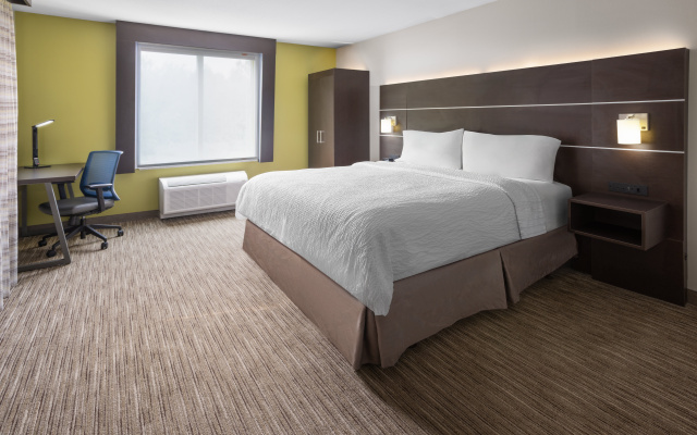 photo 3 of Holiday Inn Express Hotel & Suites Hamburg by IHG