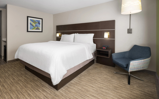 photo 5 of Holiday Inn Express Hotel & Suites Hamburg by IHG