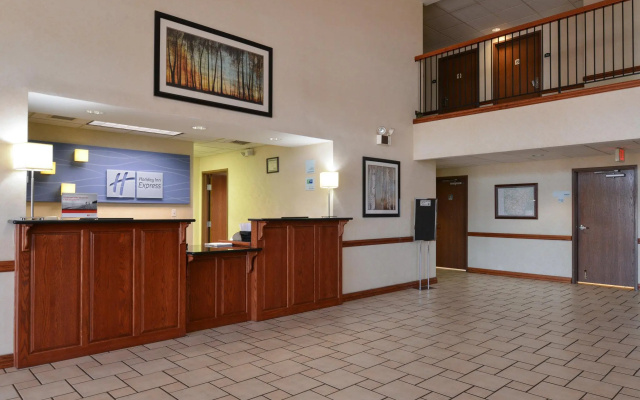 photo 2 of Holiday Inn Express Hotel & Suites Harrison by IHG