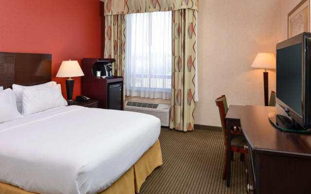 photo 4 of Holiday Inn Express Hotel & Suites Harrison by IHG
