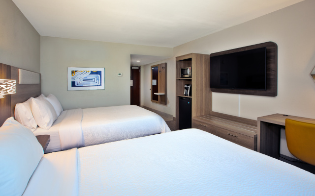 photo 2 of Holiday Inn Express I-26 & Us 29 At Westgate Mall by IHG