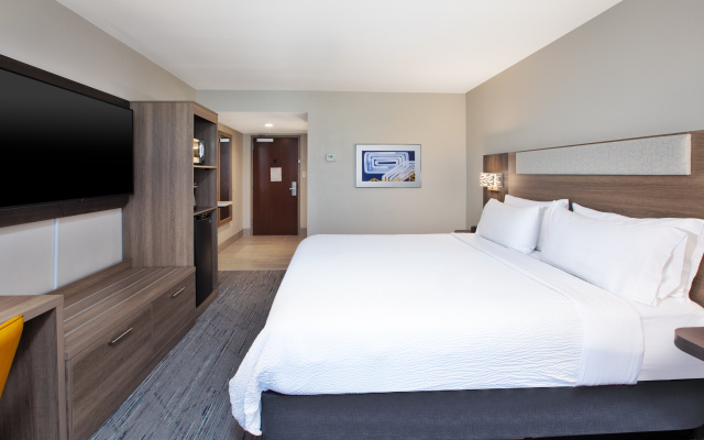 photo 4 of Holiday Inn Express I-26 & Us 29 At Westgate Mall by IHG