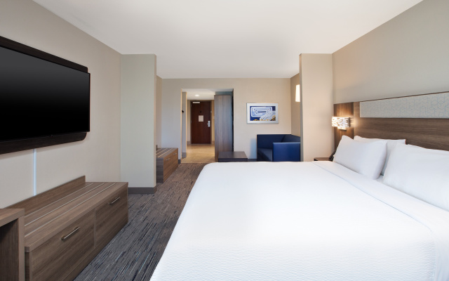 photo 5 of Holiday Inn Express I-26 & Us 29 At Westgate Mall by IHG