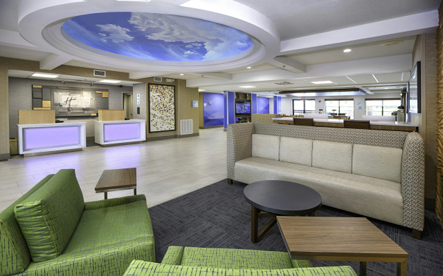 photo 2 of Holiday Inn Express Hotel & Suites Jacksonville - South by IHG