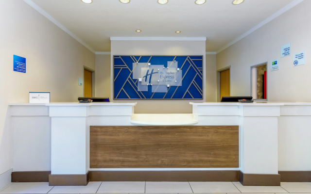 photo 2 of Holiday Inn Express Hotel & Suites Jacksonville South I-295 by IHG