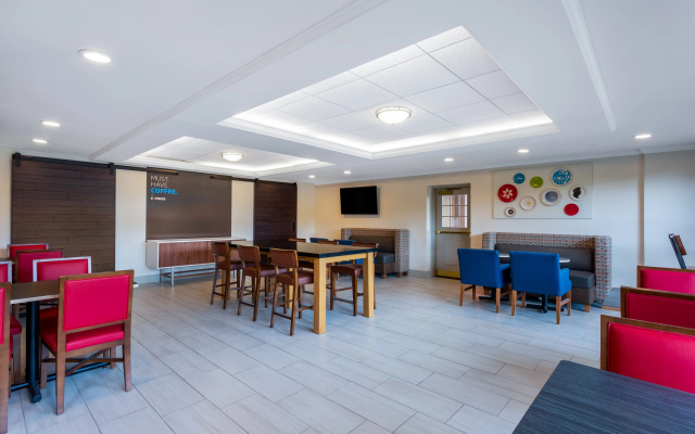 photo 5 of Holiday Inn Express Hotel & Suites Philadelphia – King of Prussia by IHG