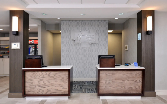 photo 2 of Holiday Inn Express Hotel & Suites Lafayette by IHG