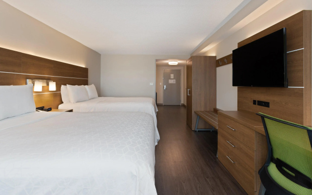 photo 3 of Holiday Inn Express Hotel & Suites Largo-Clearwater by IHG
