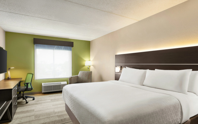 photo 3 of Holiday Inn Express & Suites Live Oak by IHG