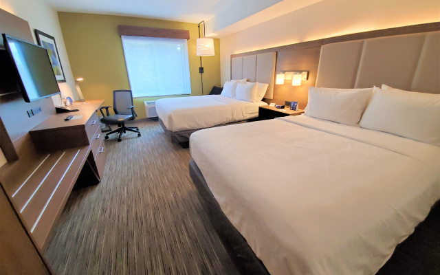 photo 4 of Holiday Inn Express & Suites Seattle North - Lynnwood by IHG