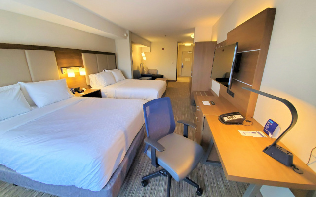 photo 5 of Holiday Inn Express & Suites Seattle North - Lynnwood by IHG