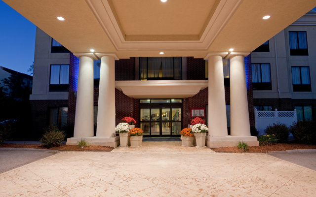 photo 2 of Holiday Inn Express Hotel & Suites Manchester Airport by IHG