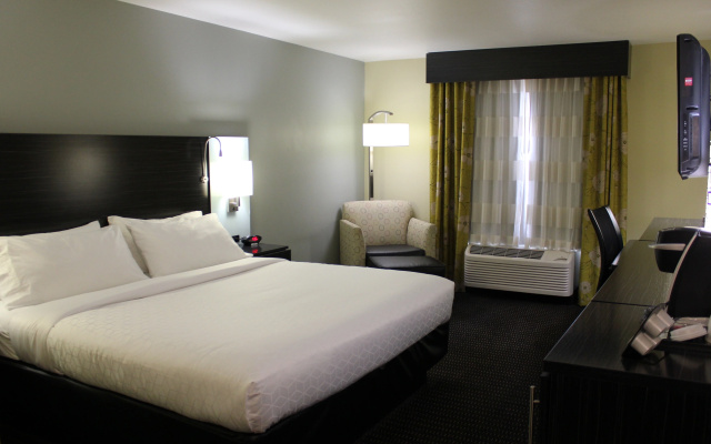 photo 3 of Holiday Inn Express Hotel & Suites Marion Northeast by IHG