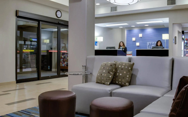 photo 2 of Holiday Inn Express Hotel & Suites Meadowlands Area by IHG
