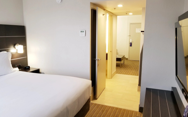 photo 3 of Holiday Inn Express & Suites Miami - Hialeah by IHG