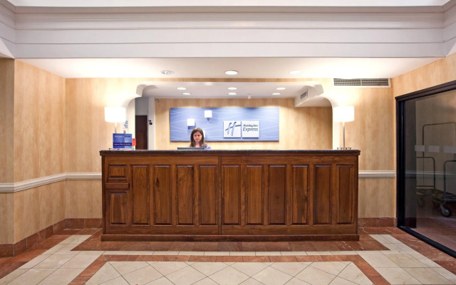 photo 2 of Holiday Inn Express & Suites Milton East I-10 by IHG