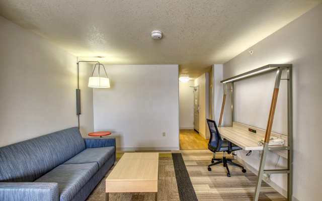 photo 5 of Holiday Inn Express Hotel & Suites Milwaukee Airport by IHG