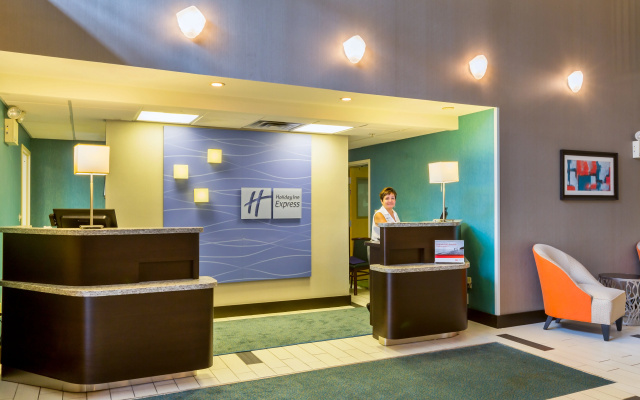 photo 2 of Holiday Inn Express Hotel & Suites Mt. Holly by IHG