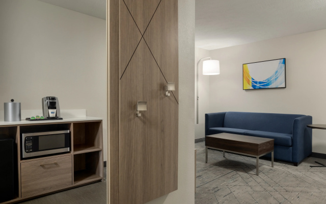 photo 3 of Holiday Inn Express Hotel & Suites NORTH FREMONT by IHG