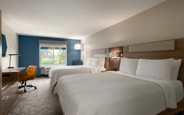 photo 4 of Holiday Inn Express Hotel & Suites NORTH FREMONT by IHG