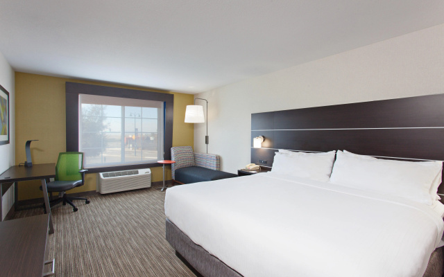 photo 3 of Holiday Inn Express Hotel & Suites Oakland-Airport by IHG