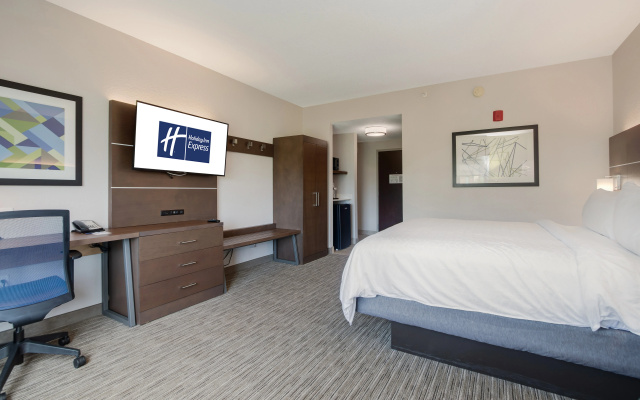 photo 3 of Holiday Inn Express Hotel & Suites Orlando - Apopka by IHG