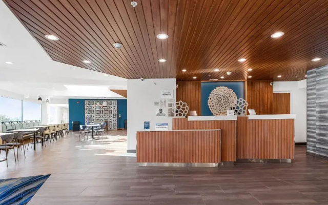 photo 2 of Fairfield Inn & Suites by Marriott San Francisco Pacifica
